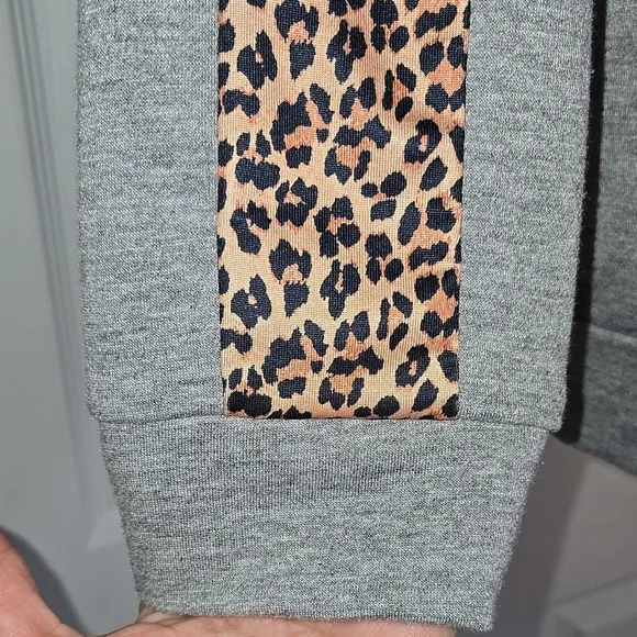 28. Gray Hoodie with Leopard Print Accents Jacket Size Large - Picture 4 of 5